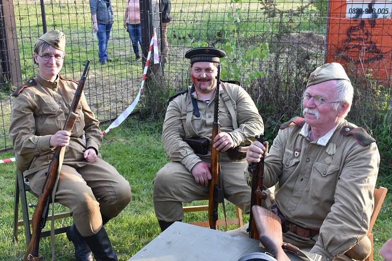 Rekonstrukce bojů z konce II. světové války. Rudá armáda opět osvobodila Brandýsek, k vidění byly téměř dvě stovky vojáků.