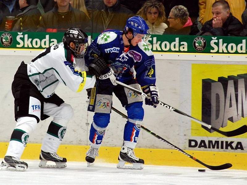 Mladá Boleslav - Kladno 2:1 po nájezdech, Jan Eberle (vpravo)