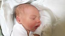 ADAM MYKNYIK, STOCHOV. Narodil se 11. prosince 2017. Po porodu vážil 3,14 kg a měřil 46 cm. Maminka je Petra Myknyiková. (porodnice Kladno)