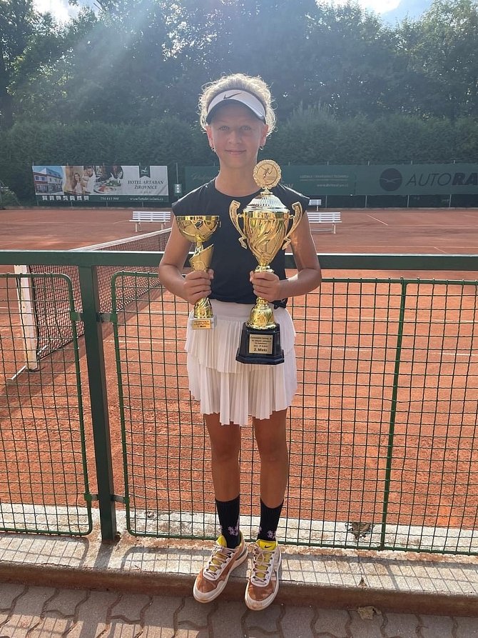 Talentovaná tenistka z Kladna Viktorie Havlíková.