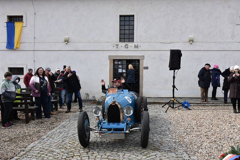 V Lánech se uskutečnil den s T. G. M. a byla zahájena i nová výstava.