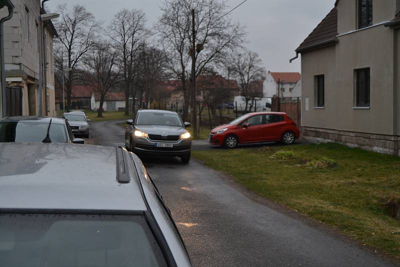 Dva zastřelení muži byli nalezeni v domě v Neprobylicích.