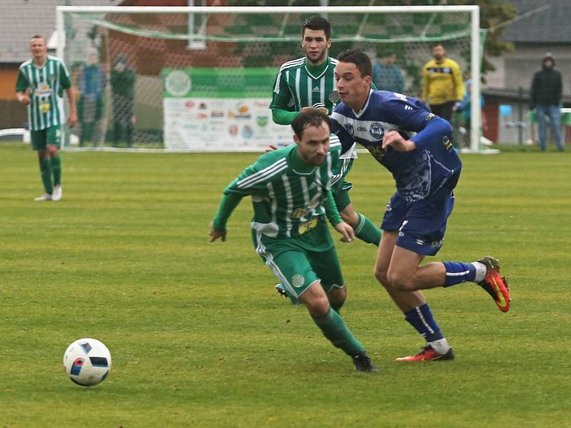 Hostouň potrápilo počasí a hlavně efektivní soupeř / Sokol Hostouň - SK Kladno 1:3, Divize, 8. 10. 2017 