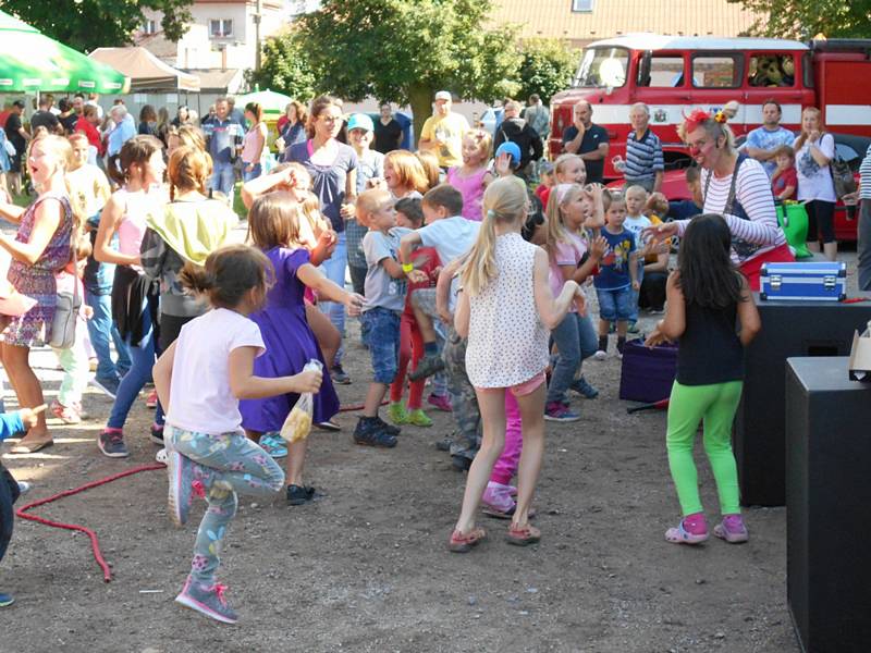 Ikaros fest se konal na libušínském náměstí. Na své si přišli malí i velcí.