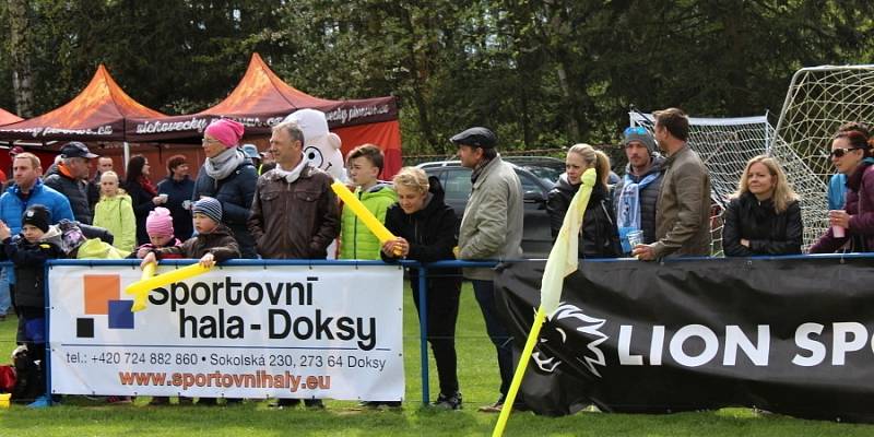 Vesnický fotbal v přímém TV přenosu! Doksy přivítaly Unhošť. 