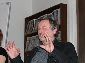 Václav Vodvářka přednášel o pytlácích v kladenské vědecké knihovně.