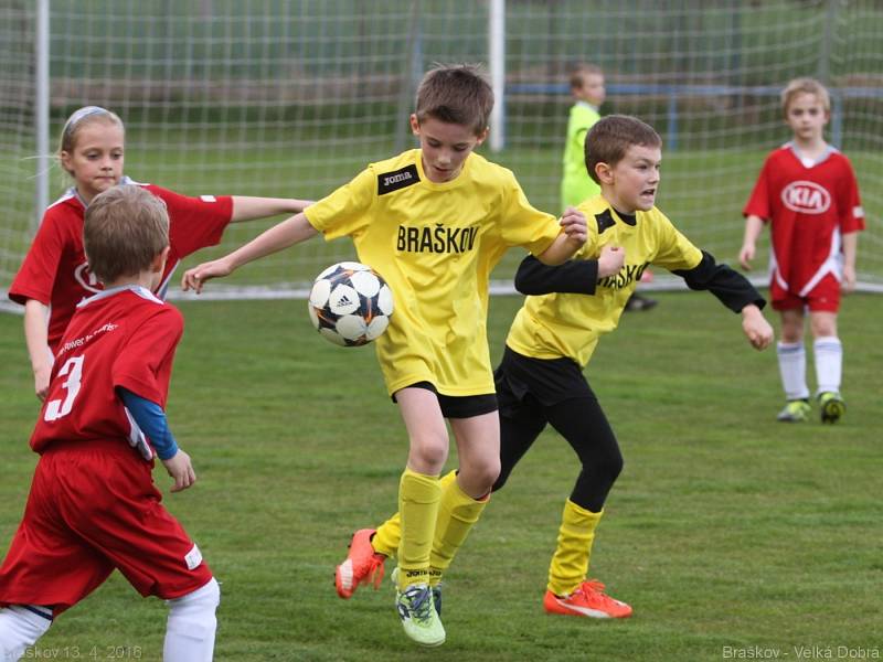 V Braškově proběhlo 13. 4. 2016 klání týmů mladších přípravek Braškova, Velké Dobré a Buštěhradu. Nejvíce se dařilo "Doberským", vyhráli obě utkání. Bojovali však všichni a o to jde.