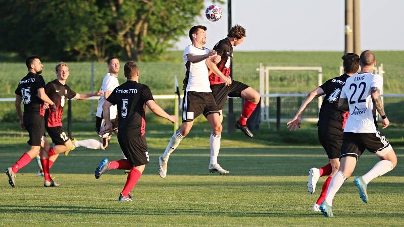 SK Hřebeč - FK Dobrovice 4:3 (3:1) / pohár SKFS / 18. 5. 2022