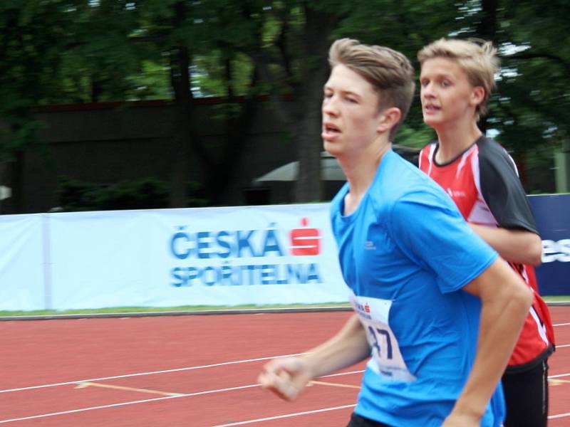 Finále 49. ročníku Poháru rozhlasu a ŠLZS se na kladenském Sletišti zúčastnily školy z celé republiky, a také hvězdy Pavel Maslák, Adam Sebastian Helcelet nebo Pavel Holuša. 