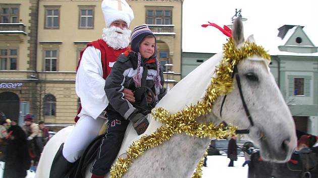 Mikulášská jízda centrem Kladna, neděle 5. prosince.