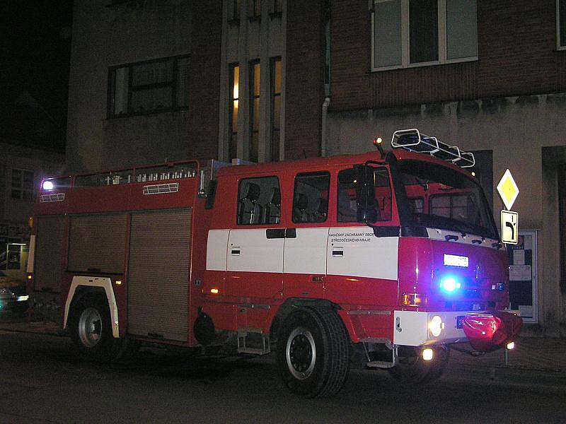 Při požáru v ulici Edvarda Beneše ve Slaném se stala tragédie