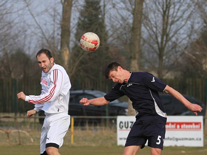 Hřebeč s Doksy na neutrální unhošťské půdě smírně // SK Hřebeč - SK Doksy 0:0, I. B. tř., 21. 3. 2015