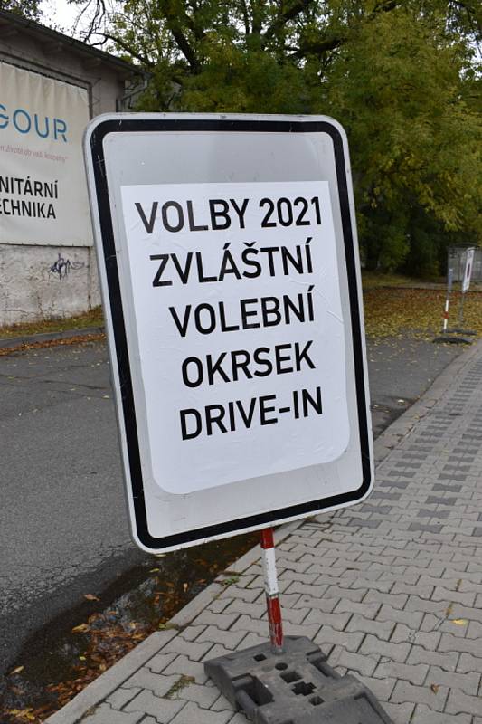 Na Kladensku mají první lidé odvoleno ze stanoviště drive-in.