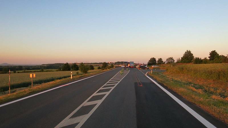 Dopravní nehoda mezi obcemi Slaný a Tuřany 17. června 2021.