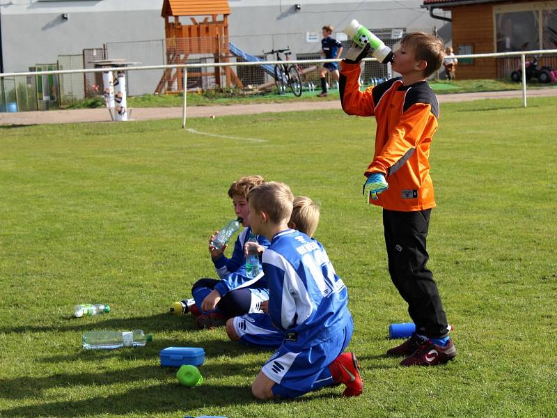 Meziokresní turnaj fotbalových výběrů U11 a U12 v Kladně-Švermově se zúčastnily týmy Kladno, Rakovník, Beroun a Mělník.