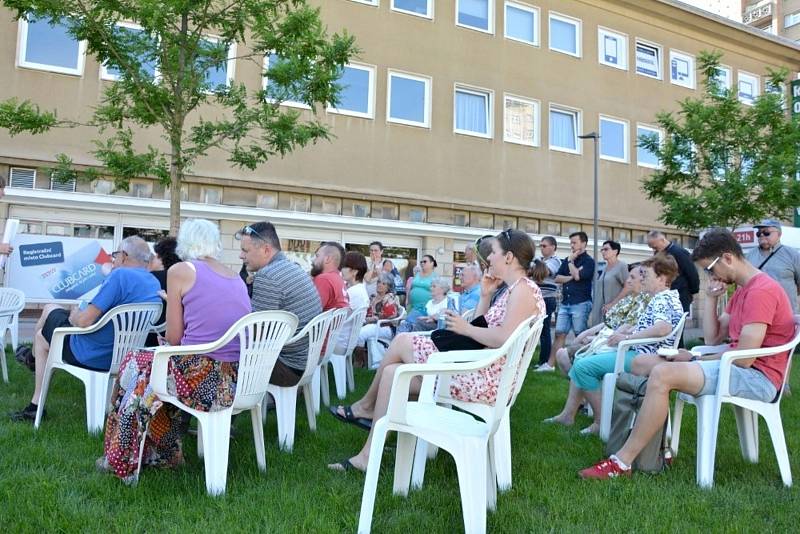 Další setkání vedení Kladna s občany se konalo na rozdělovském náměstí Jana Masaryka.