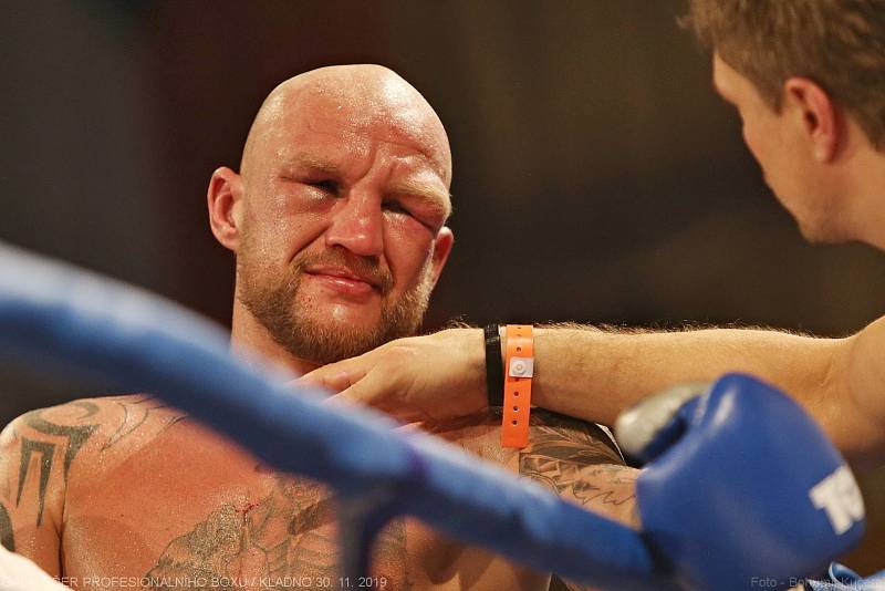 Stanislav Eschner bojoval statečně //  Galavečer profesionálního boxu BOXING LIVE / Kladno 30. 11. 2019