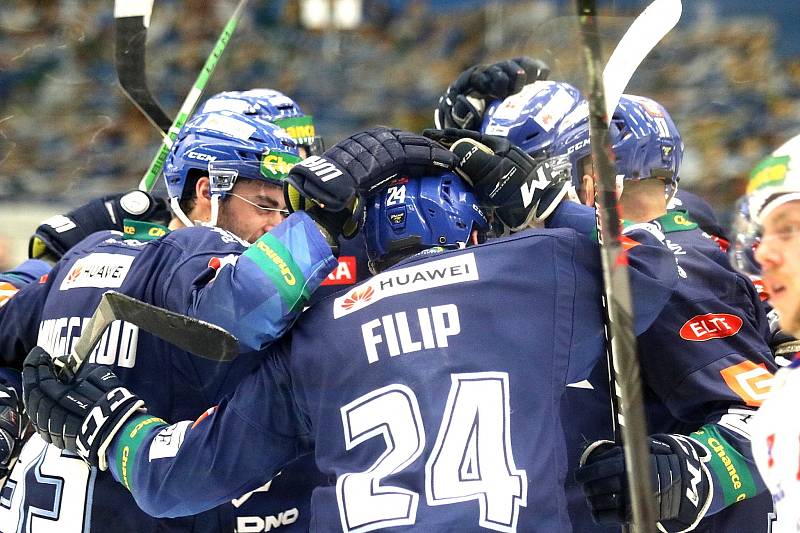 Kladno na úvod semifinále přehrálo Porubu 5:2. Tady slaví vítěznou branku Filipa