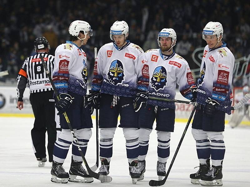 Kladno (v bílém) hostilo ve středočeském extraligovém derby Mladou Boleslav.