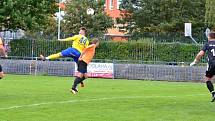 I.  třída: Slaný (v oranžovém) přetlačilo doma SK Rakovník 1:0.