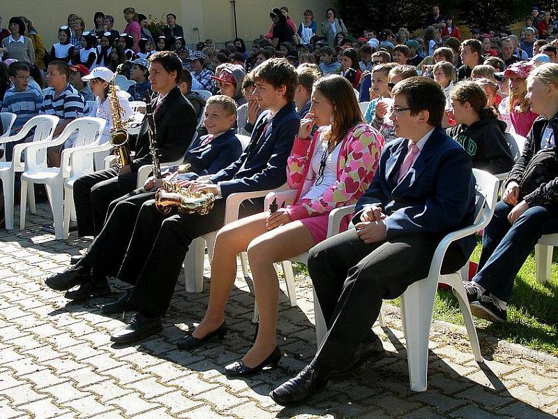 Kladenské děti se se školním rokem rozloučily akcí Hurá na prázdniny.