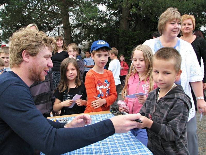 Jakub Voráček navštívil svou bývalou školu, 12. ZŠ v Rozdělově. 