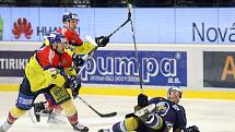 Čtvrté semifinále play off - Kladno (v modrém) hostilo České Budějovice.