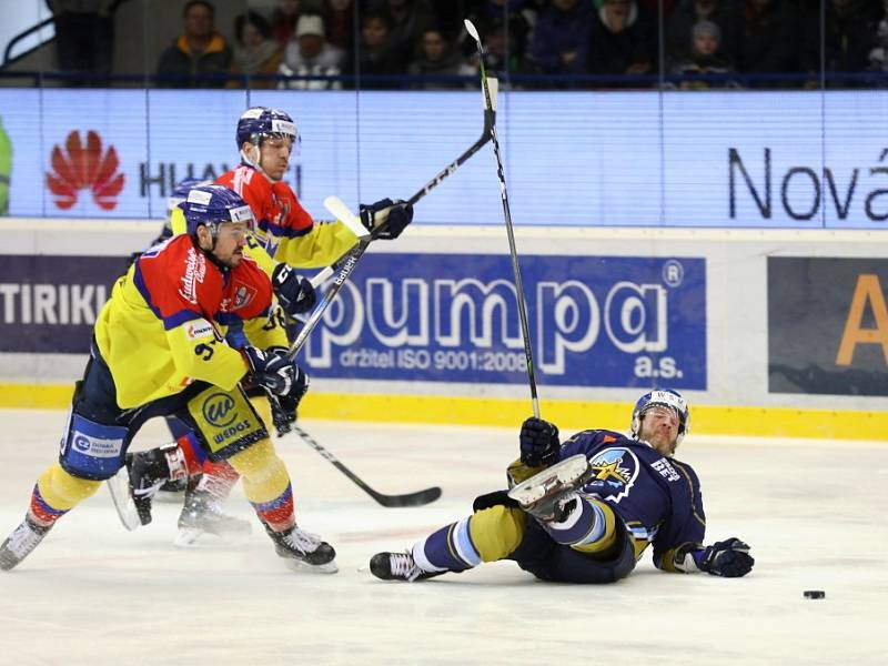 Čtvrté semifinále play off - Kladno (v modrém) hostilo České Budějovice.