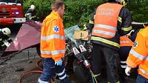 Nehoda mezi Novou Studnicí a Kačicí kde se střetly hasičský vůz a osobní auto.