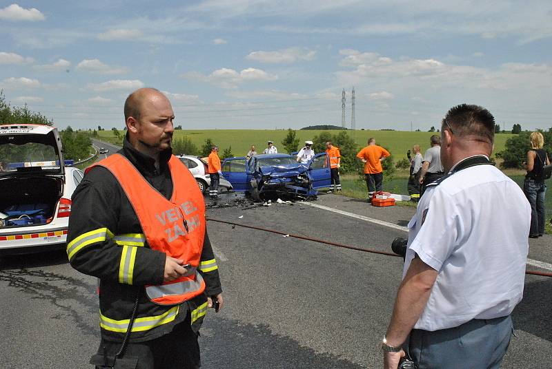 Tragická nehoda u Slaného na silnici I/7, sobota 26. května 2012