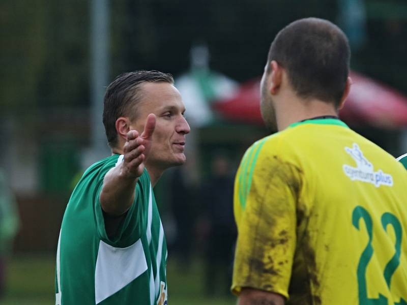 Petr Trapp se prohrou smiřoval jen velmi obtížně // Sokol Hostouň - SK Kladno 1:3, Divize B, 8. 10. 2017