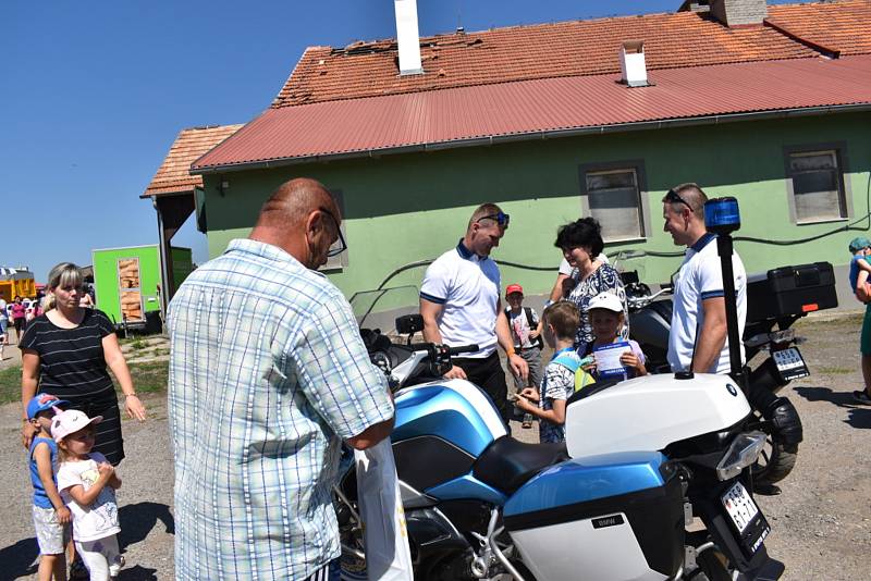 Den otevřených dveří na farmě společnosti Agra Řisuty v Ledcích.