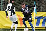 SK Kladno (v černém) si poradilo na Vyšehradu s Hořovickem 2:0. 