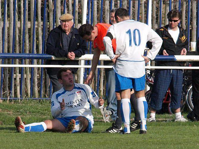 Velká Dobrá - Vraný 2:1, Suchý ukazuje, že je v pořádku