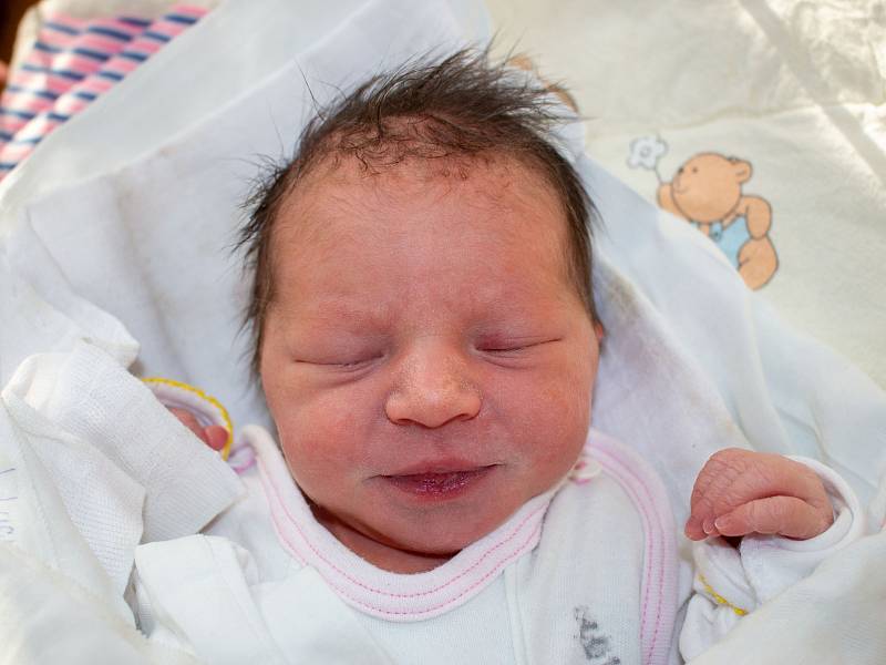 LUCIE HUBÁČKOVÁ, KAMENNÝ MOST. Narodila se 20. prosince 2019. Po porodu vážila 2,82 kg a měřila 47 cm. Rodiče jsou Lucie Hubáčková a Petr Hubáček. (porodnice Slaný)
