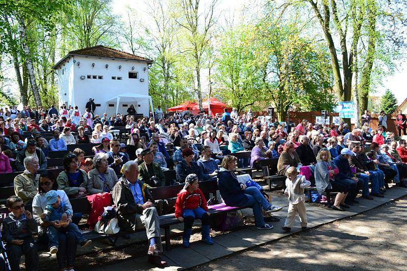 Tuchlovická pouť 2016 - nedělní program.