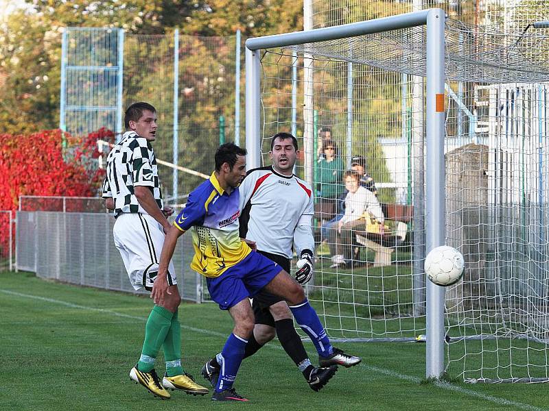 Slovan Kladno - Unhošť  3:2 , utkání OP okr. Kladno, 2011/12, hráno 25.9.2011