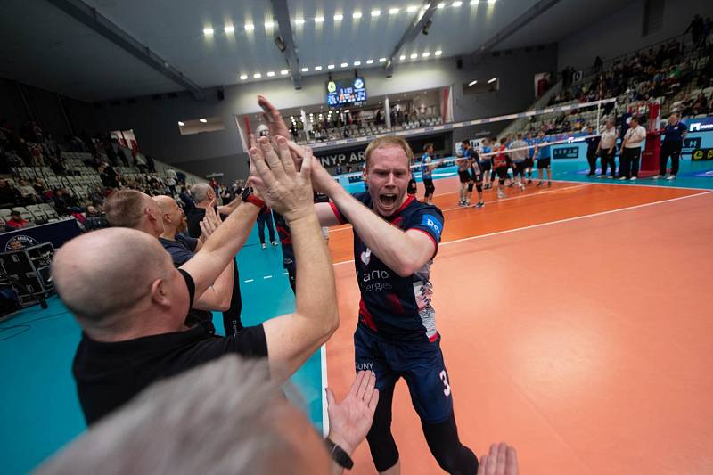 Třetí zápas čtvrtfinále extraligy: Lvi Praha jasně vyhráli nad volleyball Kladno 3:0.