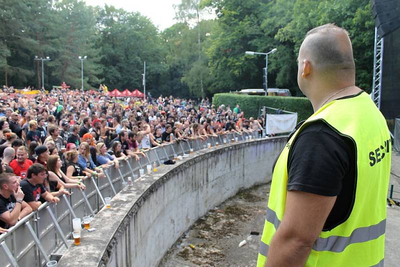 Hudební festival Valník ve slánském letním kině. Den první - pátek