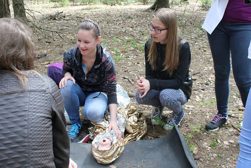 Studenti Střední zdravotnické školy Kladno soutěžili v poskytování první pomoci.