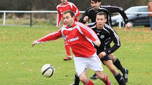 Hřebeč zabrala, Dobrá domů s prázdnou. // SK Hřebeč - Čechie Velká Dobrá 2:1, I.B. tř., hráno 3.11.2012