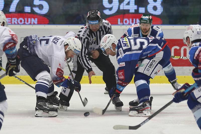 Kladno (v bílém) hostilo v hokejové extralize Kometu Brno.