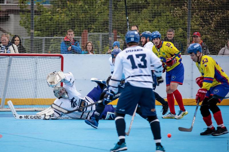 Alpiq Kladno v prvních dvou finálových zápasech bojoval, ale KERT Praha slavil - dvakrát v prodloužení 4:3.