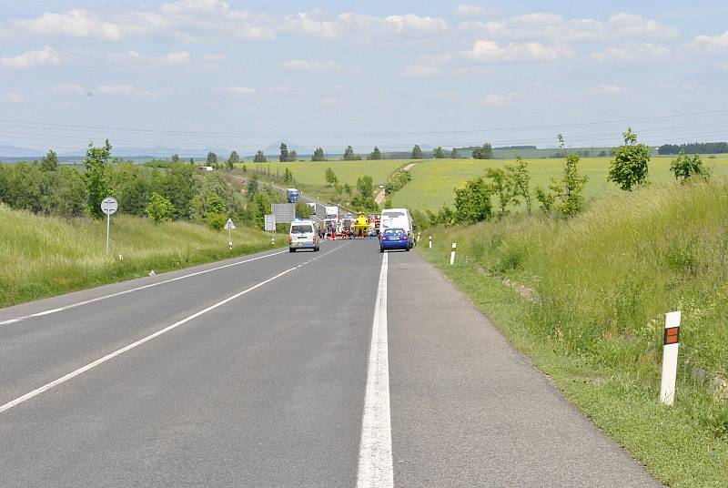 Tragická nehoda u Slaného na silnici I/7, sobota 26. května 2012