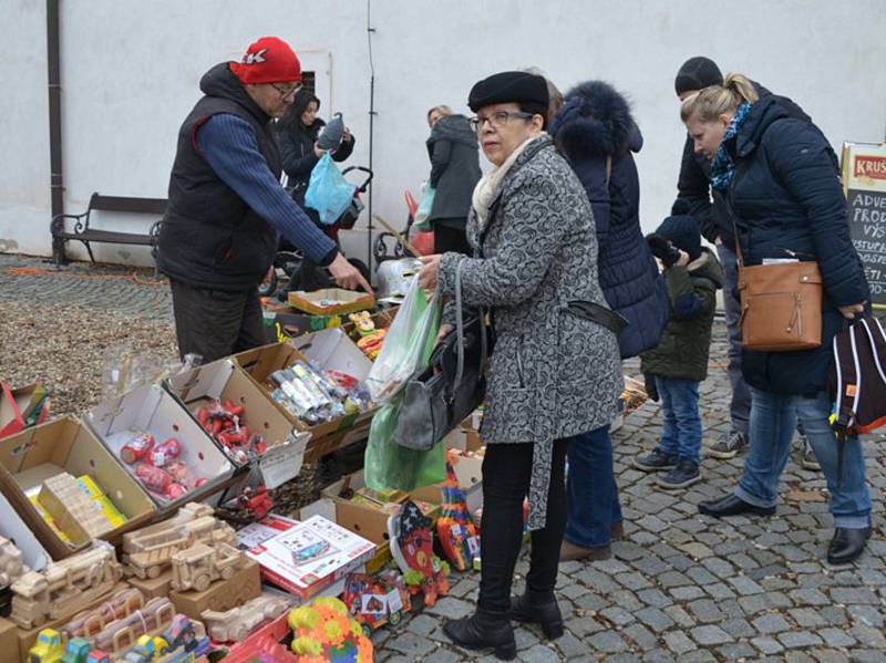 V Muzeu T. G. Masaryka v Lánech se v neděli konala vánoční prodejní výstava, která je návštěvníky vždy velmi vyhledávaná.