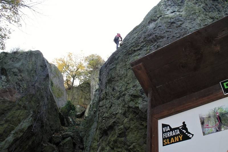 Cvičení HZS a Letecké služby PČR na Slánské hoře