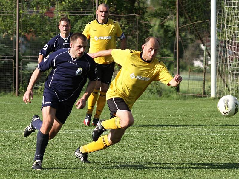 III.B.: Jedomělice po 23 letech do přeboru! Fanklub Zlonic, klobouk dolů!