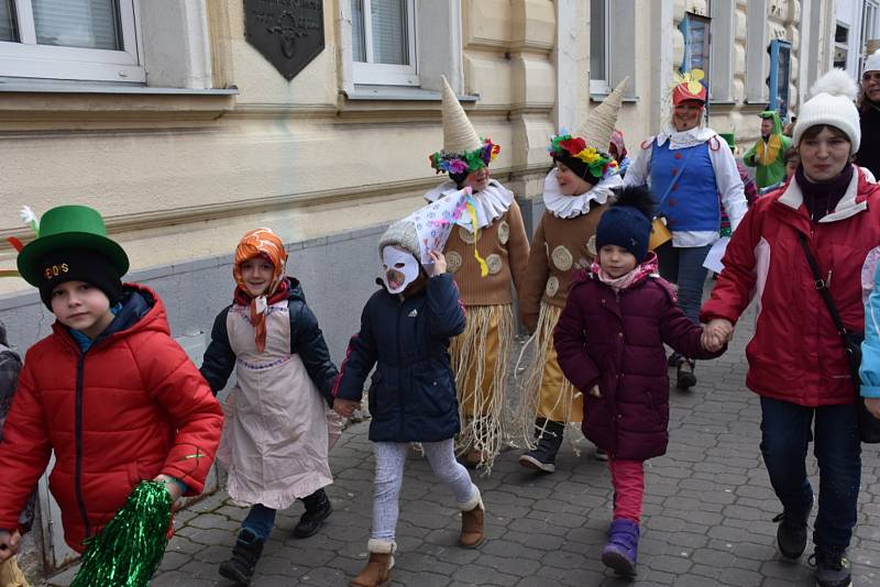 Masopust Základní školy ve Vašatově ulici v Kladně, 2020.