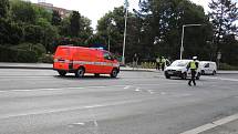 Vážná nehoda se stala v pátek dopoledne nedaleko kladenského gymnázia. Auto zde srazilo chodkyni.