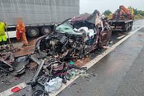 Tragická nehoda tří vozidel uzavřela silnici u Slaného 